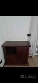 mobiletto in legno scuro 