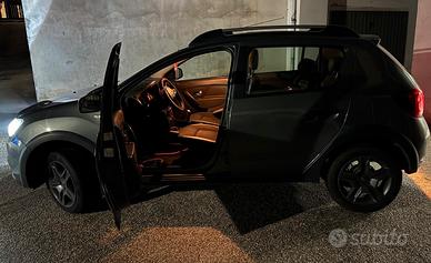 Dacia Sandero Stepway 1.5 dci allestimento Brave.