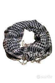 Foulard stile kefiah 