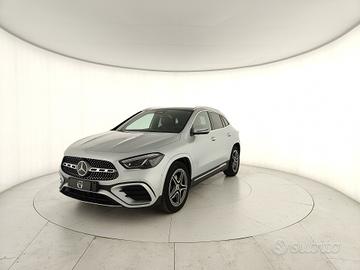 MERCEDES-BENZ GLA 200 d