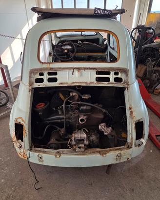 500 L del 1969 completa di targhe originali