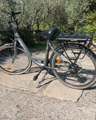 Bicicletta eletteica urban bike per donna