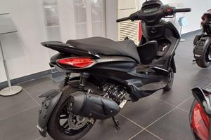 Beverly 300 deep black 2025