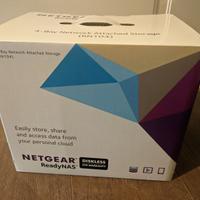 NAS NetGear RN104 con 4 HD da 2 TB l'uno