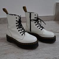 Dr. Martens modello. Jadon