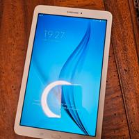 Samsung tablet SMT 561