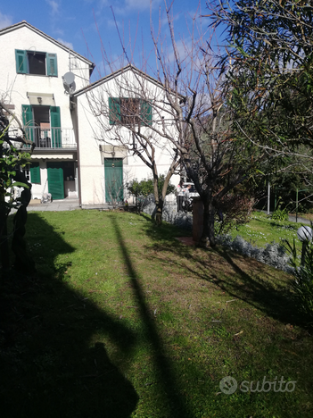 Casa indipendente con giardino