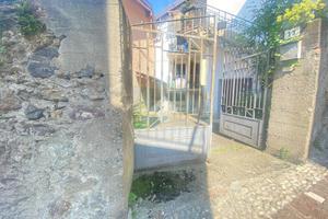 3 LOCALI A BERZO DEMO