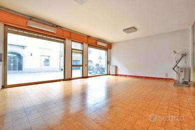 NEGOZIO A BORGO D'ALE
