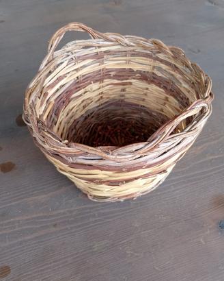 canestro vintage realizzato in canne e olmo