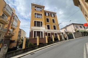 6 LOCALI A SAVONA