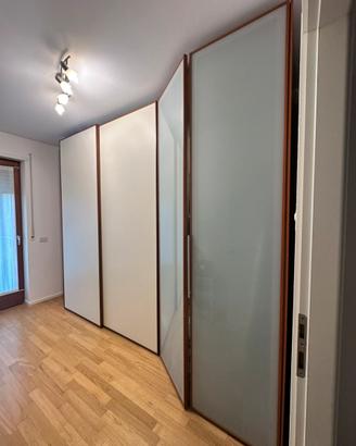 Armadio in legno 300cm con angolo e specchio