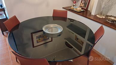 Tavolo tondo in cristallo nero