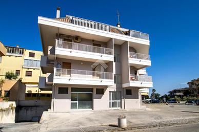 3 LOCALI A PORTO SANT'ELPIDIO