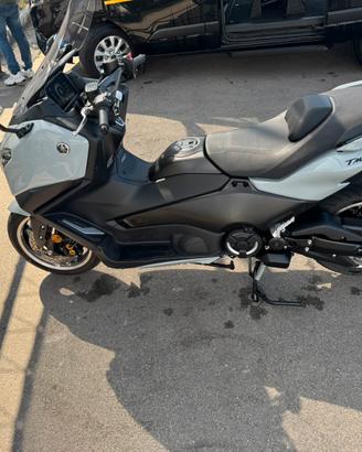 tmax 560