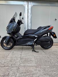 Yamaha XMAX Tech Max 300cc
