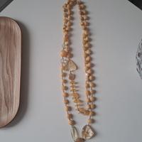collana con argento dorato e pietre dure 
