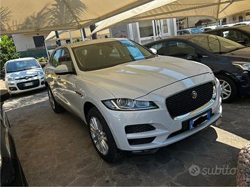 Jaguar F Pace