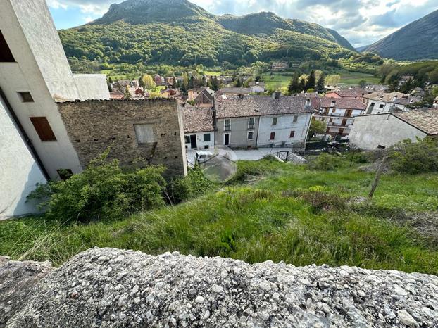 RUSTICO A ROCCA DI MEZZO