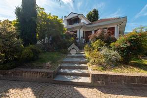 VILLA SINGOLA A BIBIANA