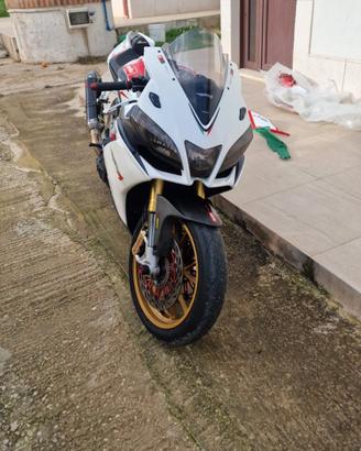 Aprilia rsv4