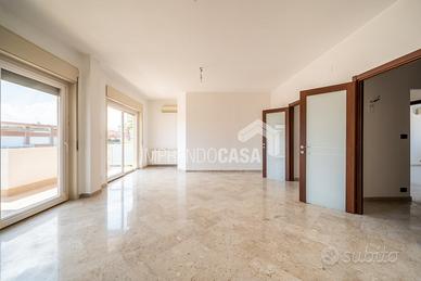 Ristrutturato 5 vani mq 155 in Residence