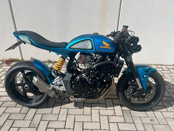 Honda Hornet 600 cafe racer