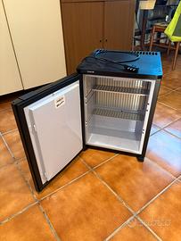 Frigo per camera da hotel, abbiamo in tot 4pz