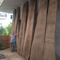 Tavoloni di legno massello di castagno