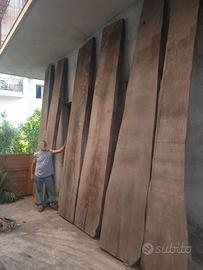 Tavoloni di legno massello di castagno