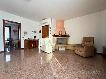 4 LOCALI A MOGLIANO VENETO