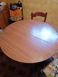 Tavolo tondo con 6 sedie