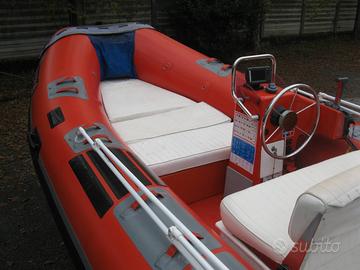 Gommone senza patente con motore e carrello