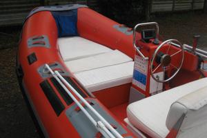 Gommone senza patente con motore e carrello