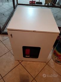 Mobile bianco per lettiera