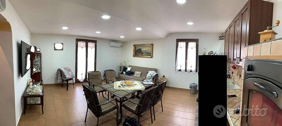 Immobile in asta di 97 m² con 4 locali a Napoli