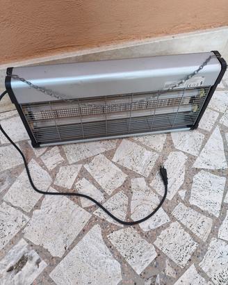 lampada anti insetti 