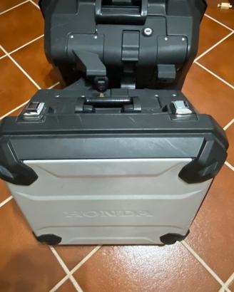 Valigie laterali, baule e attacco givi