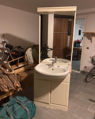 mobile bagno con specchio