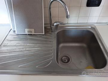 lavello Smeg con rubinetto