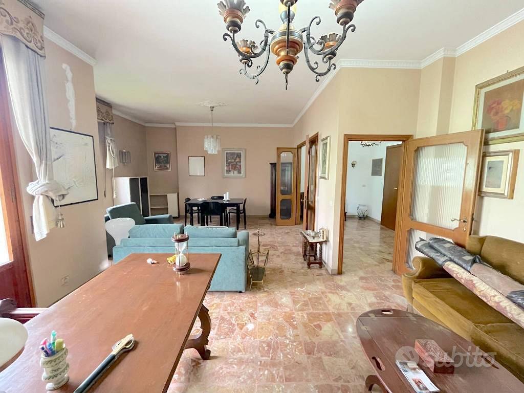 Appartamento di 135 m² con 5 locali a Firenze
