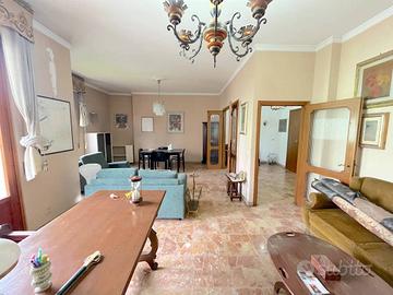 Appartamento di 135 m² con 5 locali a Firenze