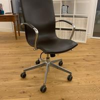 Sedia da ufficio in pelle con struttura cromata