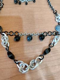 set con collana, orecchini pendenti e bracciale