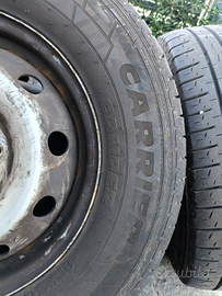 Pirelli carrier 215/70 R15 CP 109 R