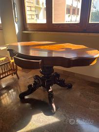 Tavolo in legno da salotto