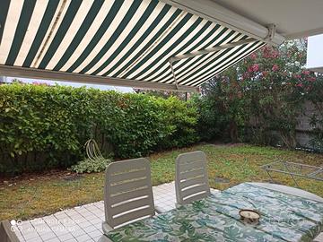 Jesolo-giardino-piscina-centrale-vicino al mare