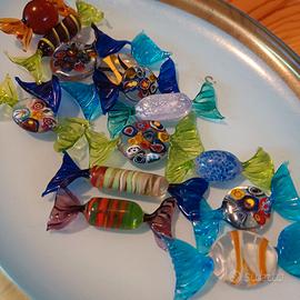 Vassoio in cristallo con caramelle artistiche