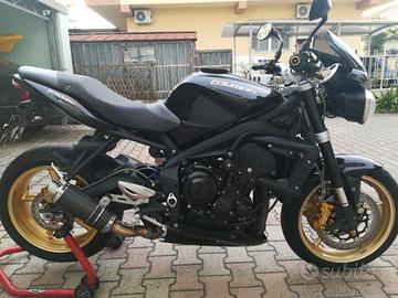 Triumph Street Triple - 2011