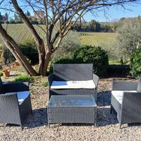 Salottino da giardino in rattan con tavolino